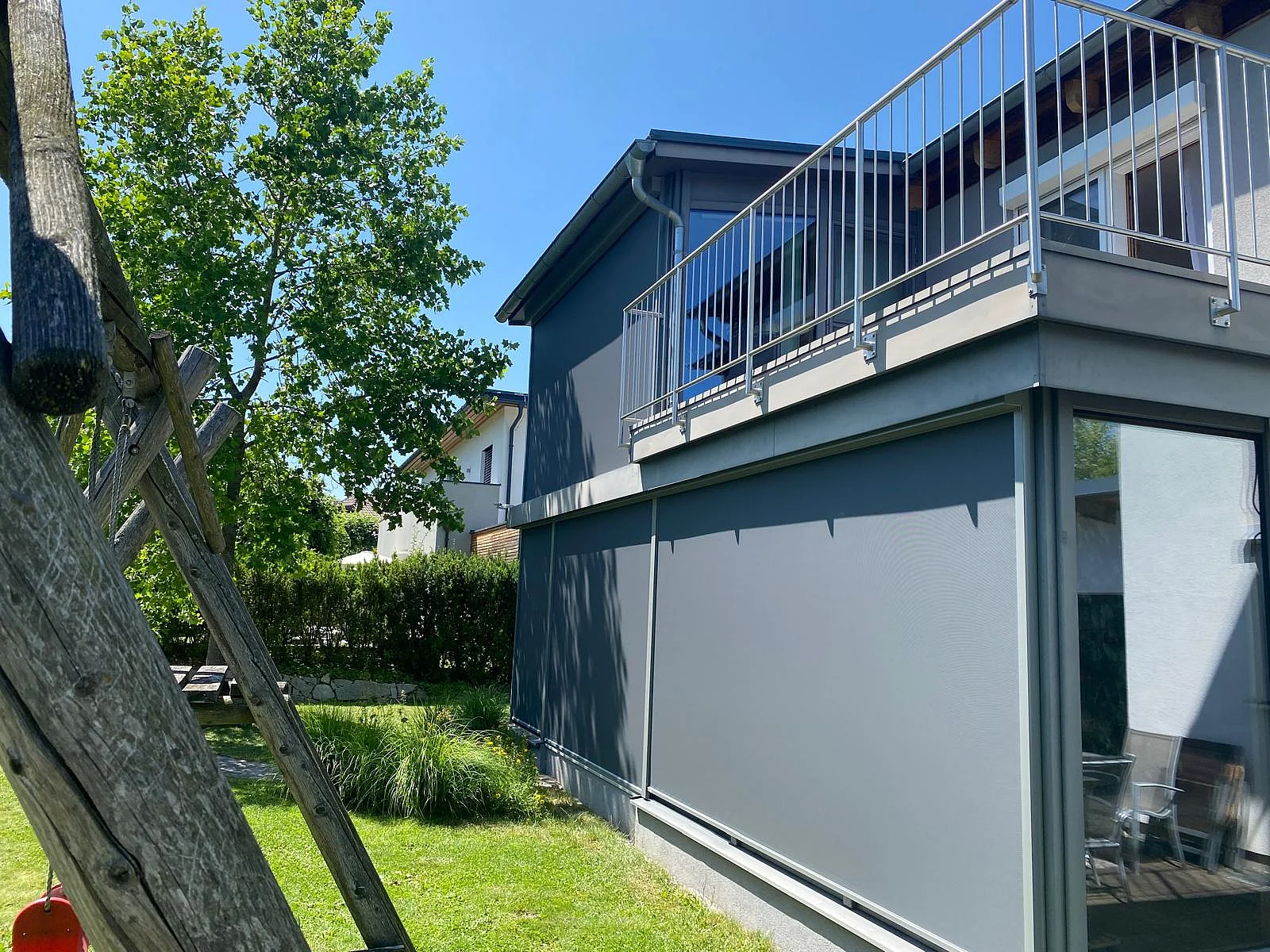 ZIP-Screen bei Fassade – Ansicht 1